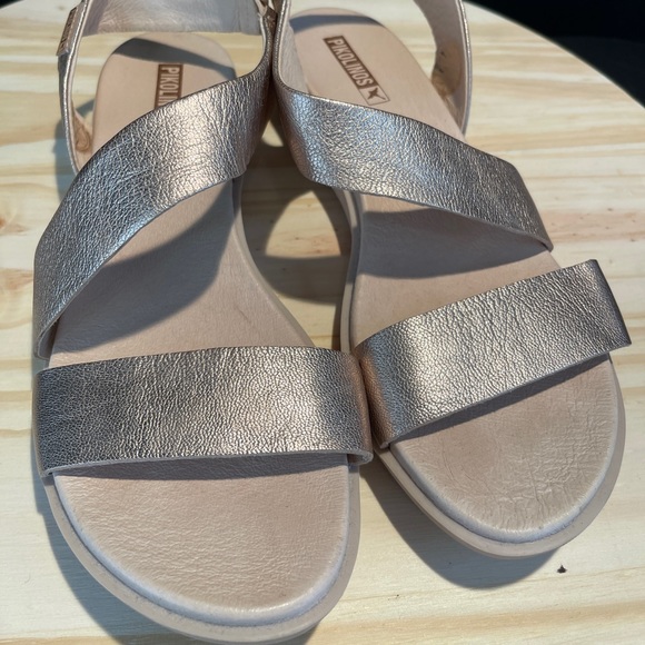 PIKOLINOS Shoes - Calella Pikolinos Woman metal strappy sandal, size eu 41 US10 in champagne